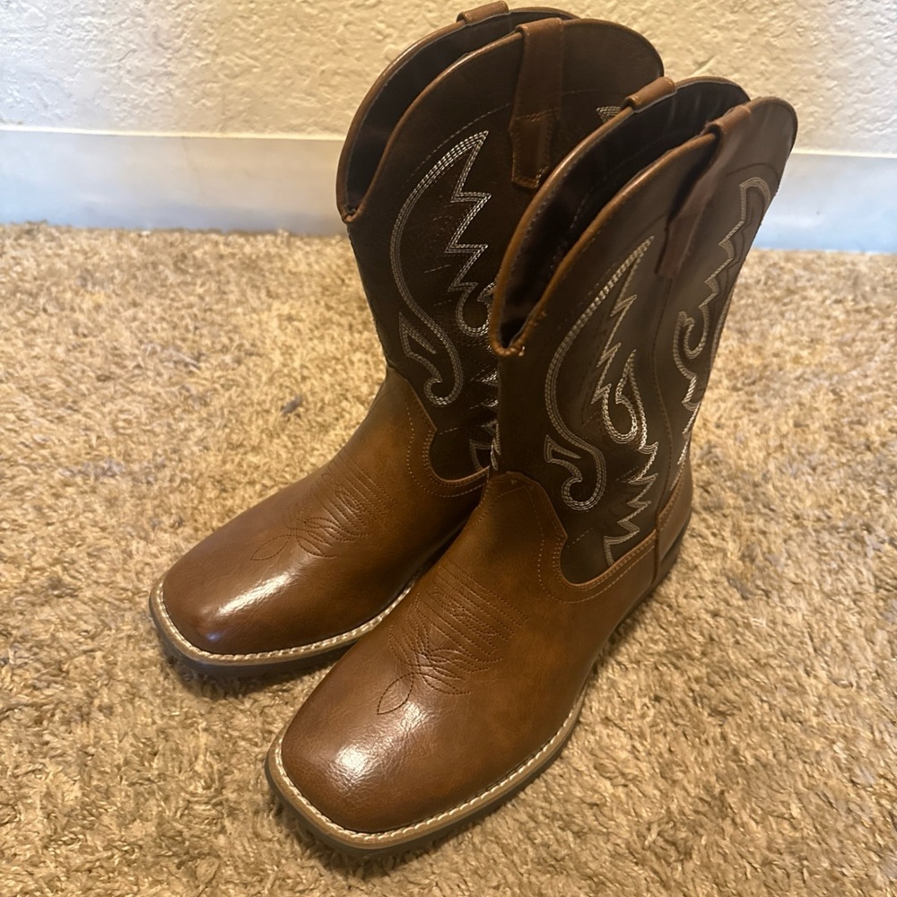 Men’s Brown Embroidered Cowboy Boots – Size 9 (Like New, No Box)